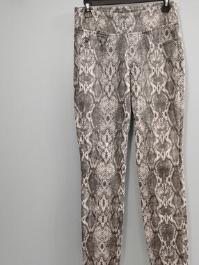 Belle by Kim Gravel Snake Print Jeggings in Gray and White